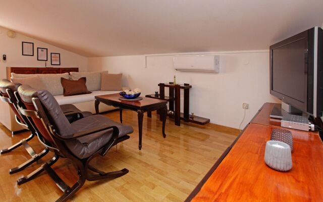 Rose Garden Apartments