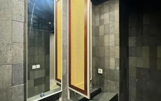 Althia Capsule Quarters