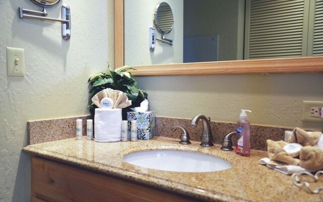 Kaanapali Shores Studio 742 Studio Bedroom Condo by RedAwning