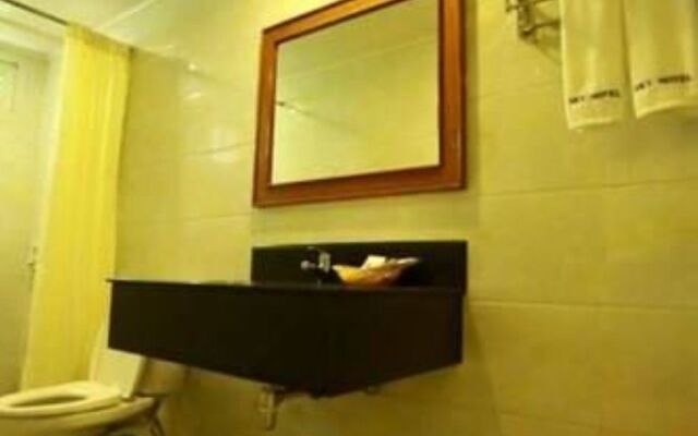 Sky Hotel Hlaing Thar Yar Yangon