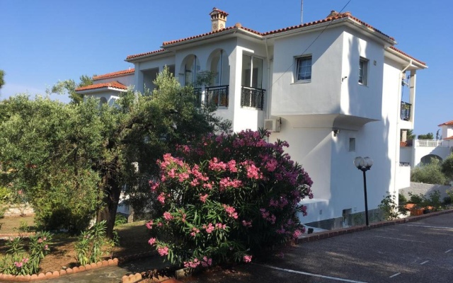 Villa Askamnia and Suites