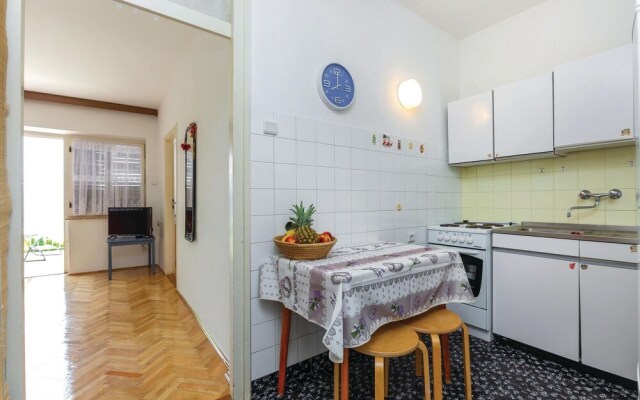 Nice Home in Dramalj With Wifi and 2 Bedrooms