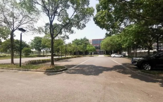 Atour Hotel Zhenjiang Xijindu Jinshan Temple