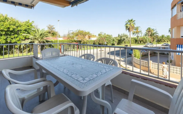 Cotton in Oliva With 3 Bedrooms and 1 Bathrooms