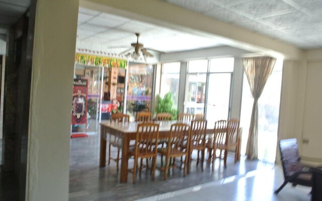 Angthong Hotel