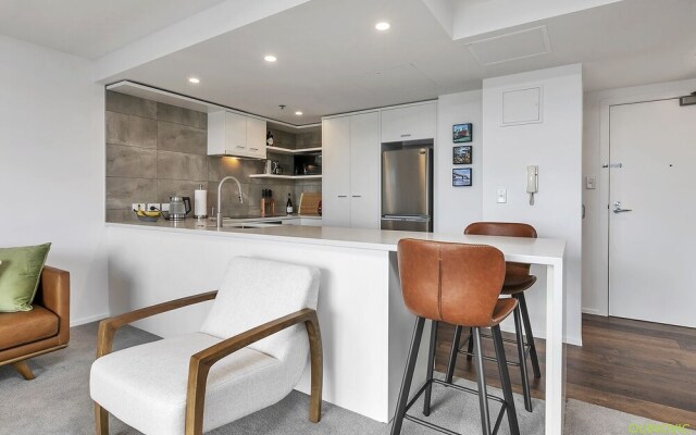 QV Modern Upscale Apartment - 1012
