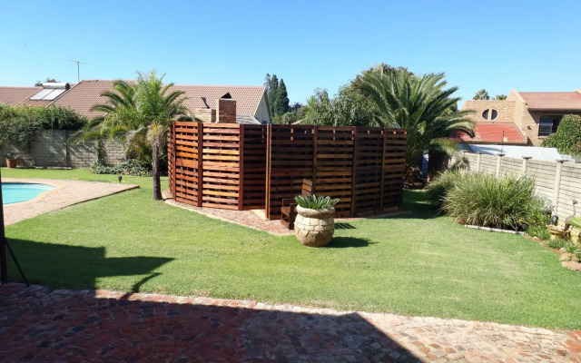 Twins Guest House Astoni