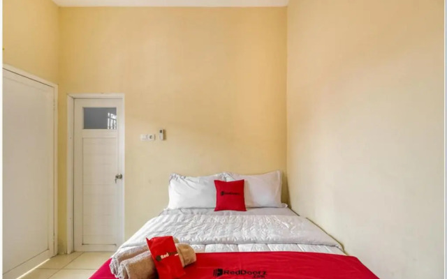 RedDoorz near Ramai Mall Malioboro