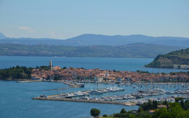 Stone wall apartments Izola