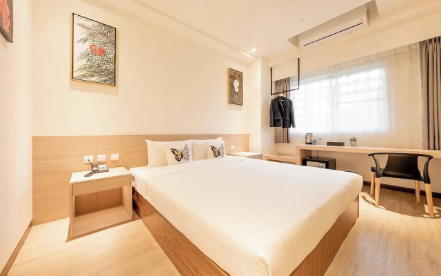TH Hotel