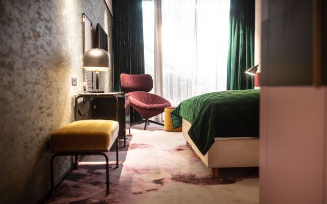 Me and All Hotel Flims, by Hyatt