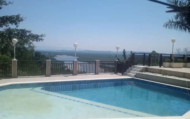 Leonardi's Sunset House