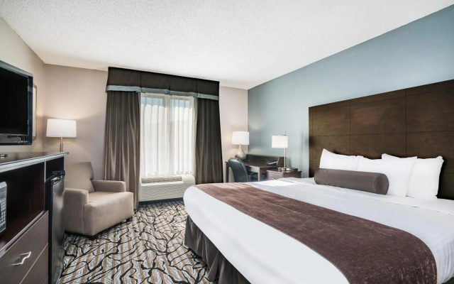 Days Inn & Suites by Wyndham Wausau
