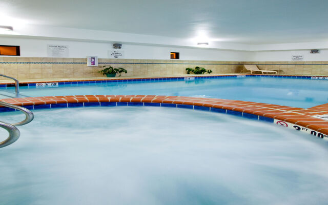 Holiday Inn Express Waterloo Cedar Falls by IHG
