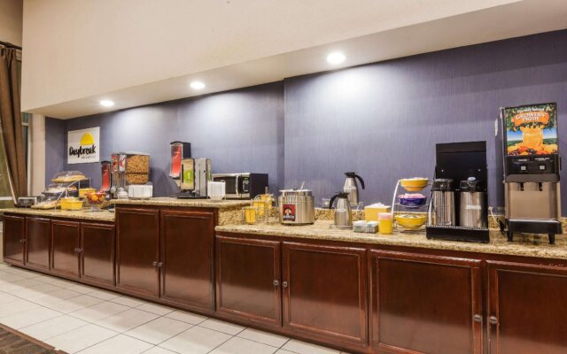 Days Inn by Wyndham Bakersfield