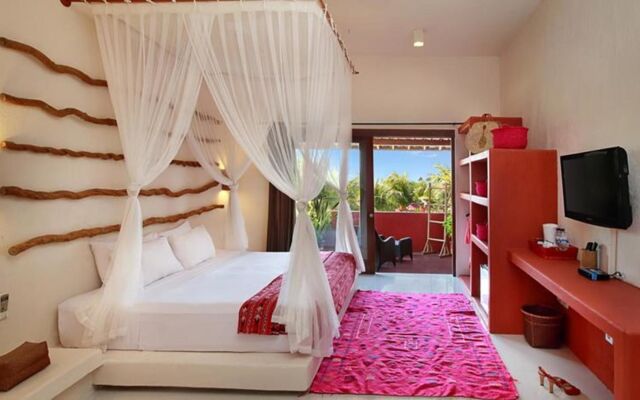 PinkCoco Uluwatu - for Cool Adults Only