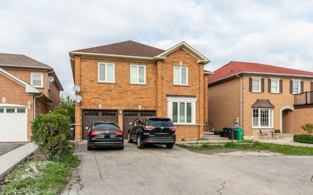 GLOBALSTAY. Modern Family Basement in Mississauga