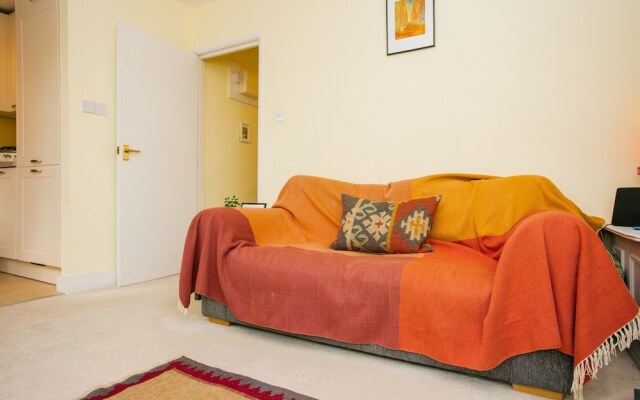 Beautiful 2 Bedroom Apartment in Kennington