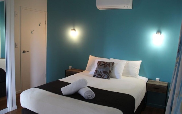 Kurrimine Beach Huts – Guest Rooms – Kurrimine Beach
