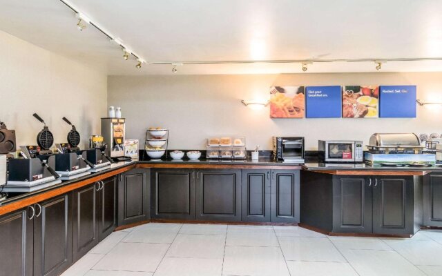 Spark by Hilton Des Plaines Chicago O'Hare