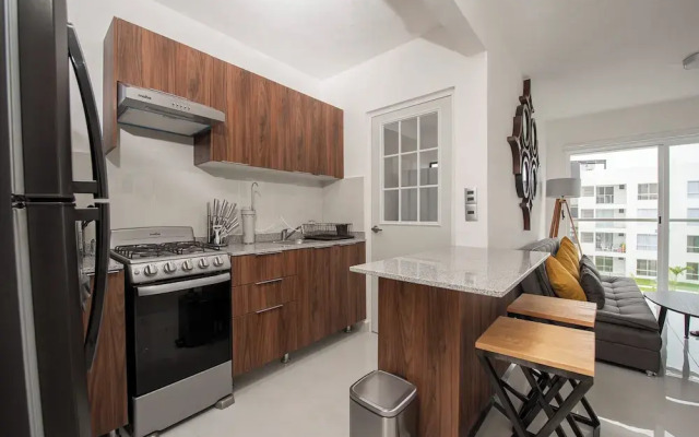 Cozy 2-Bedroom Retreat with Pool Access