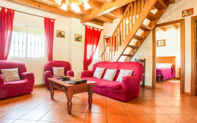 Classy Holiday Home in Guaro With Private Swimming Pool