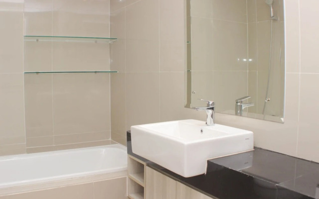 Spacious And Elegant Studio Azalea Suites Apartment