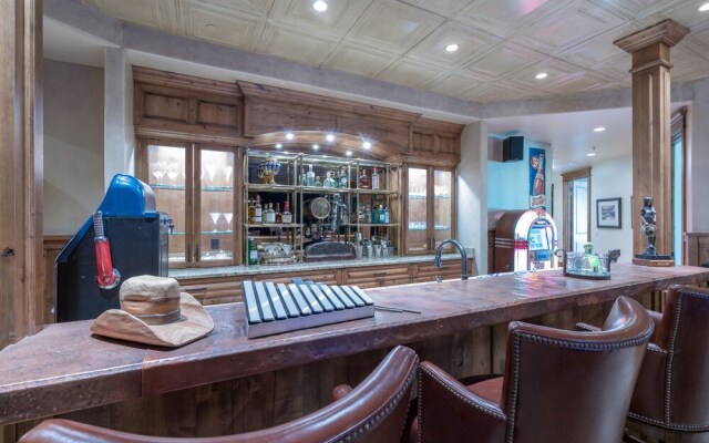 THE Pinnacle by Exceptional Stays