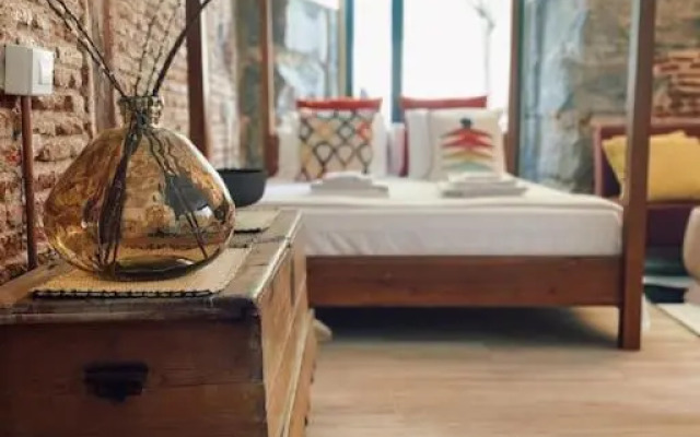 Opera Suite Carmen Studio near Royal Palace