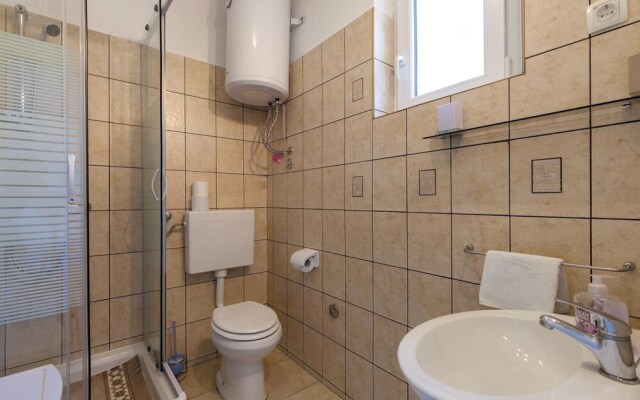 Amazing Home in Podstrana With Wifi and 5 Bedrooms