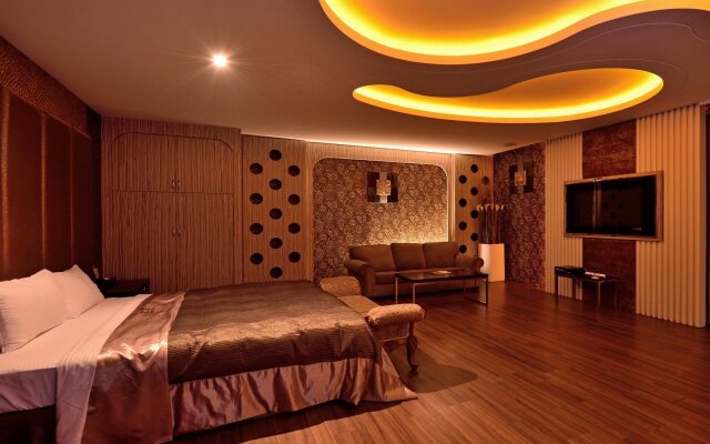 Her Home Spa Motel Douliu