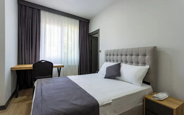 ATM Suite Hotel