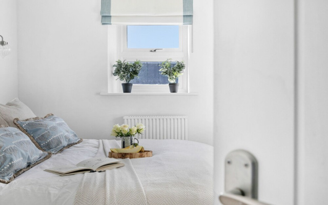 The Renoir Sea View Suite
