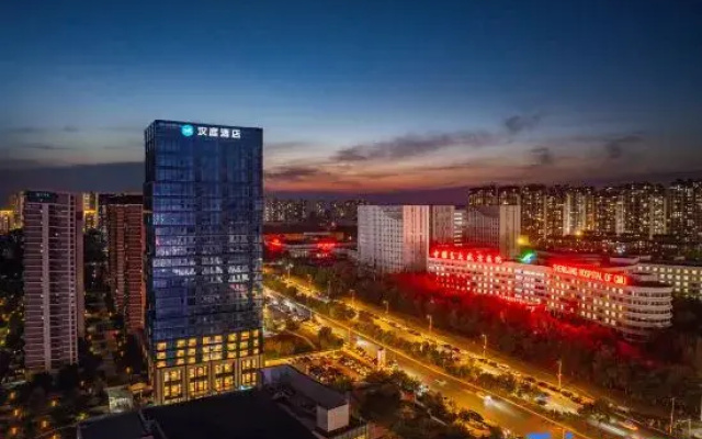 HanTing Hotel (Shenyang Shenbei Wuyue Plaza Shengjing Hospital)