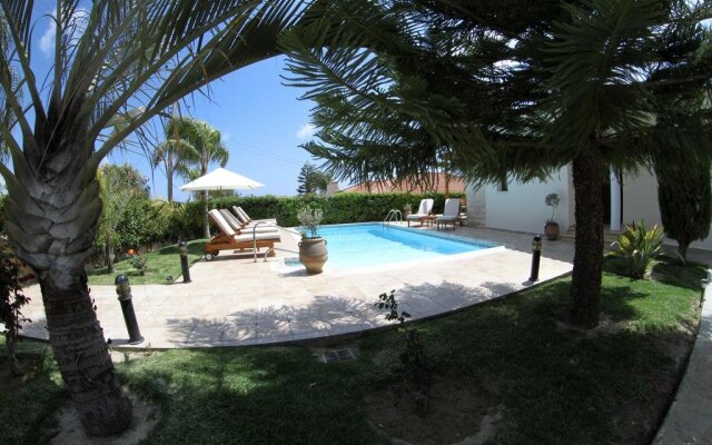 Eve Pissouri Veriko Villa