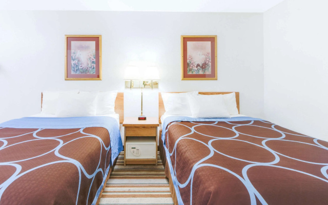 Super 8 by Wyndham Burlington