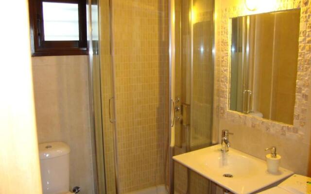 Sea view 4 bedroom house with pool and garden