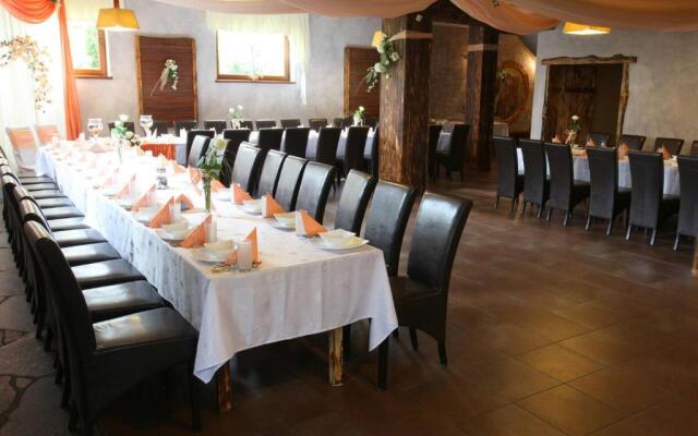 Gościniec pod Strzechą