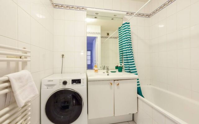 Family/modern 4 People With Netflix -15 min Walk From Center