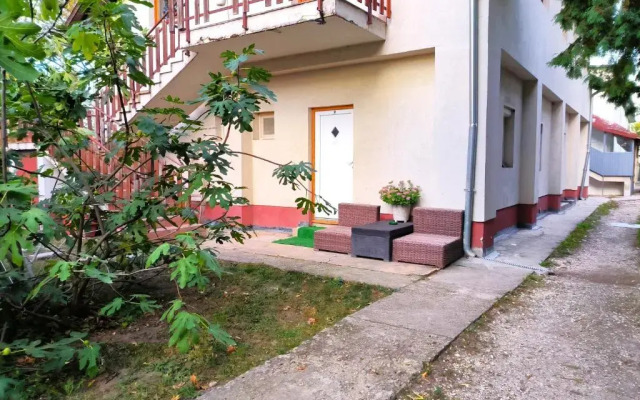Caesar Residence