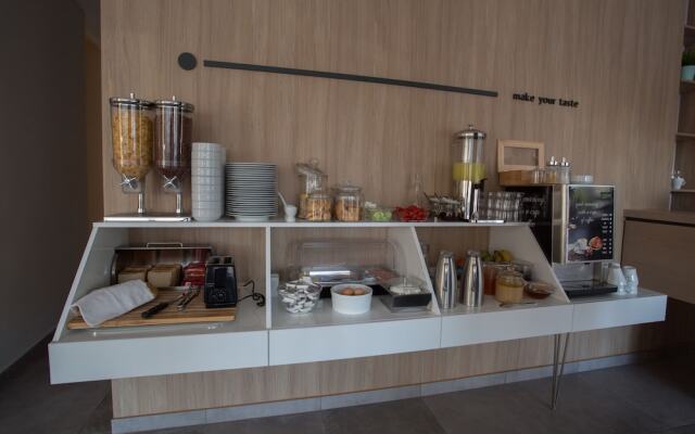 Theofilos City Hotel