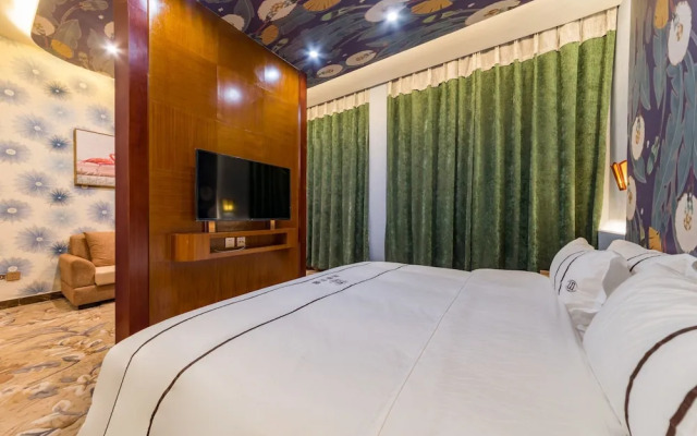 Love Home Theme Hotel Kunming Airport