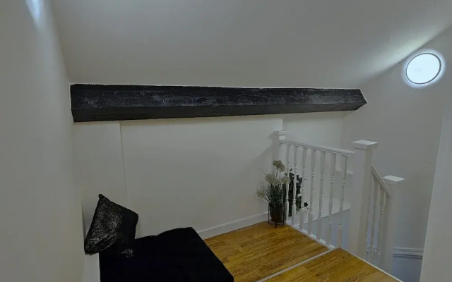 White Tulip Central 3bedroom Duplex Loft