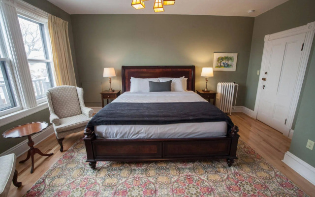 The Hillhurst Inn