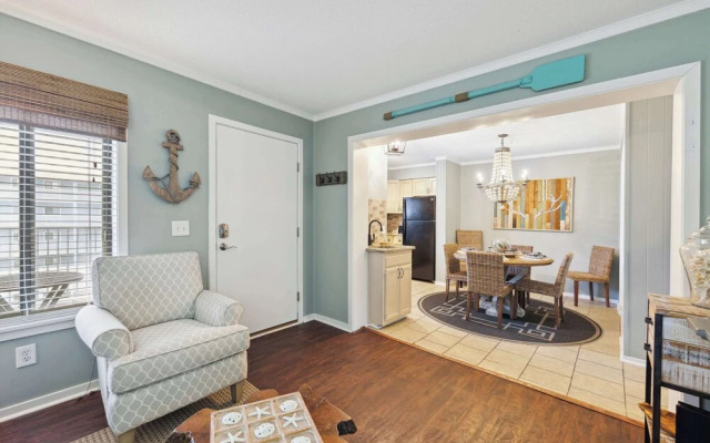 Resort Bungalow Private Boardwalk to the Ocean!