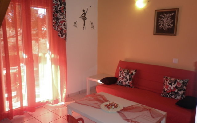 Eleni Family Apartments