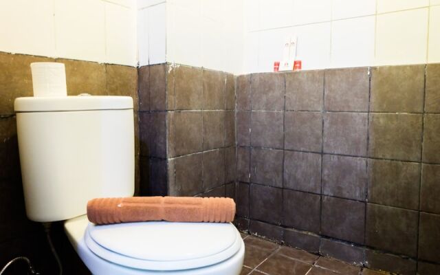 Minimalist Studio Green Pramuka Apartment