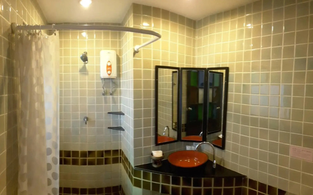 Wangburapa Grand Hotel