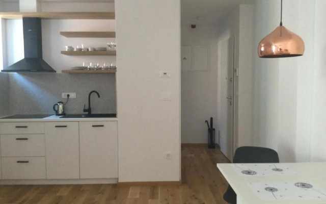 Lovely studio appartment with patio near the sea
