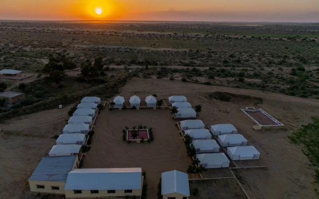 Rajwada Desert Camp by Park Tree